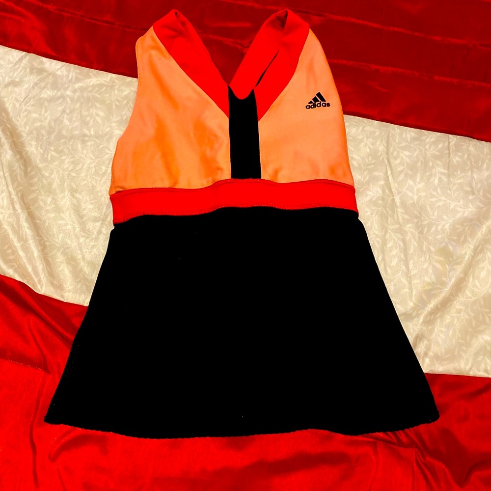 Women’s workout top: size Medium